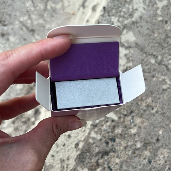 New Liz perfume - Picture 14 of 14